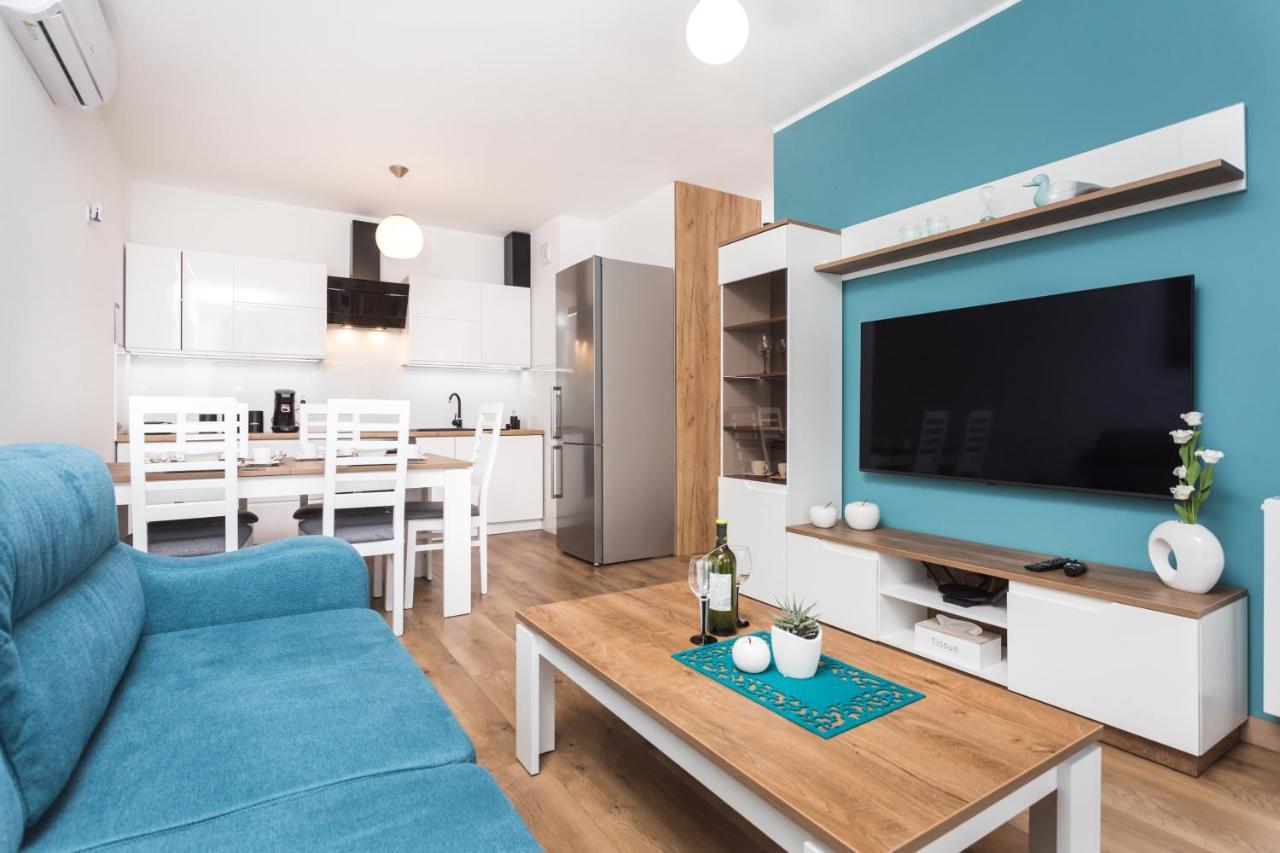 Apartament Of The Kings - Wolf *